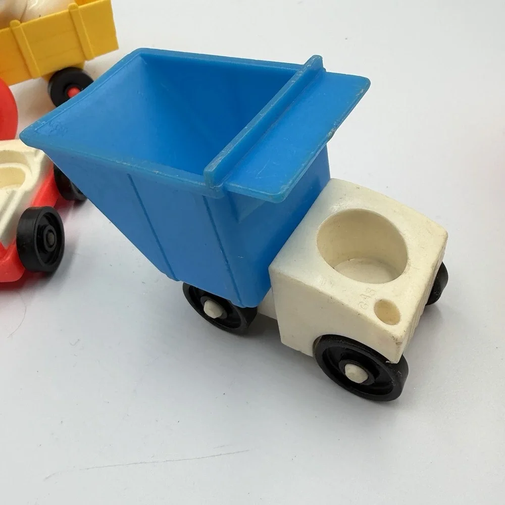 VTG Fisher-Price Little People Lot Of 5 Vehicles‎ Car Dump Trucks Farm Tractor